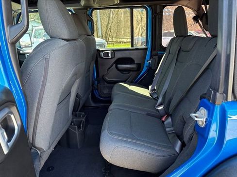 Used 2024 Jeep Wrangler Willys image 6