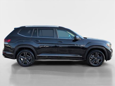 Used 2022 Volkswagen Atlas SEL R-Line image 3