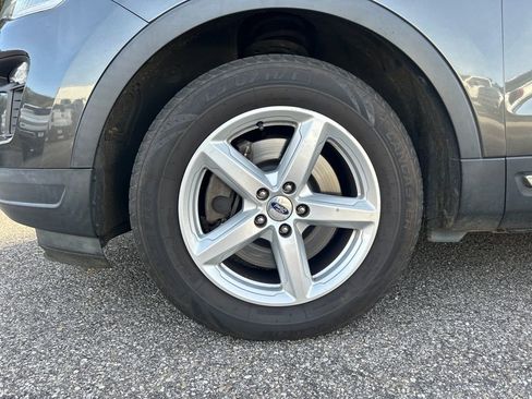 Used 2018 Ford Explorer XLT w/ Equipment Group 201A image 6