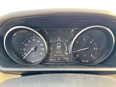 Used 2016 Land Rover Range Rover Sport HSE image 16