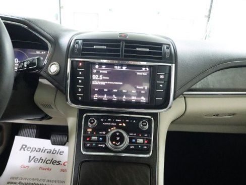 Used 2017 Lincoln Continental Reserve w/ Climate Package image 14