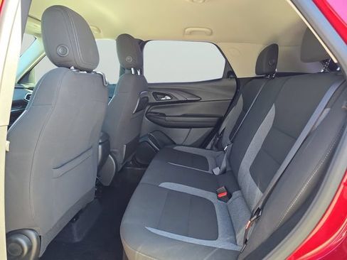 Used 2021 Chevrolet TrailBlazer LS FWD image 12