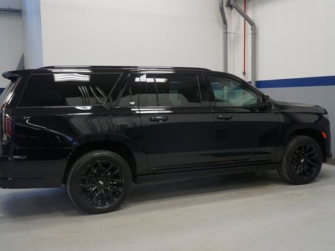 Used 2023 Cadillac Escalade ESV Sport Platinum w/ LPO, ONYX Package image 7