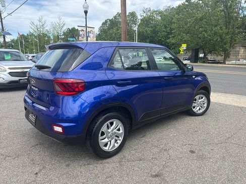 Used 2023 Hyundai Venue SE w/ Cargo Package FWD image 7