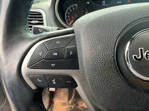 Used 2018 Jeep Grand Cherokee Laredo image 26