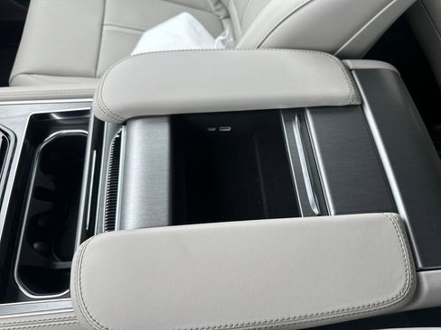 New 2026 Jeep Grand Wagoneer 4WD image 30