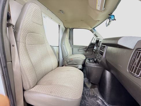 Used 2021 Chevrolet Express 3500 w/ Power Convenience Package RWD image 24