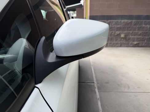 Used 2025 Nissan Leaf S FWD image 12