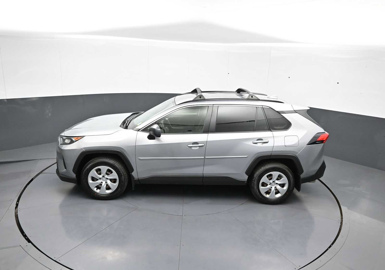 Used 2021 Toyota RAV4 LE AWD/4WD image 39