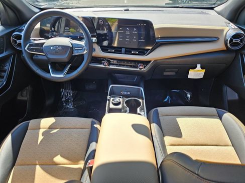 New 2026 Chevrolet Equinox ACTIV w/ Convenience Package III AWD/4WD image 17