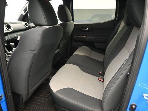 Used 2021 Toyota Tacoma TRD Off-Road image 21