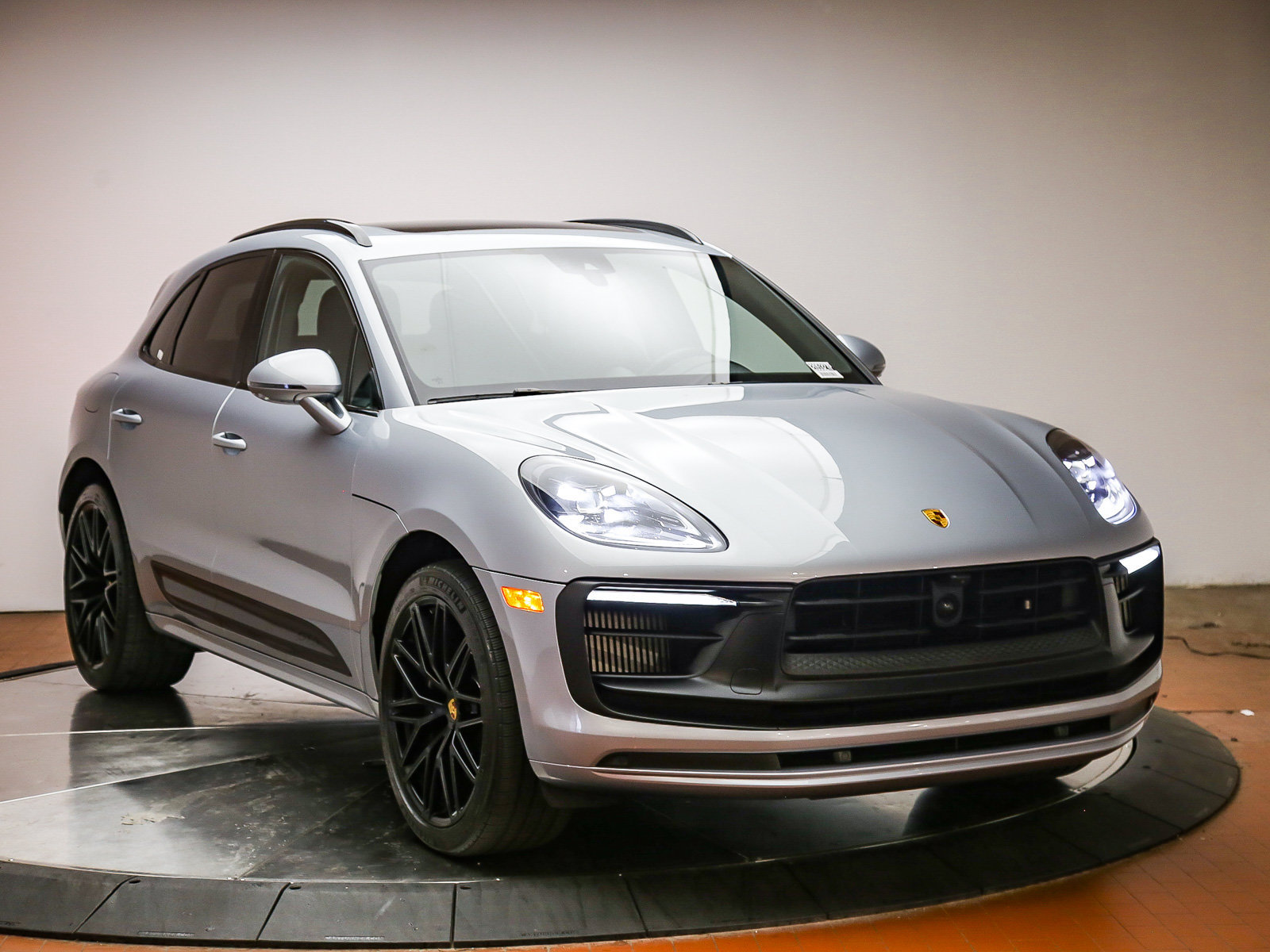 Certified 2023 Porsche Macan GTS AWD/4WD image 4