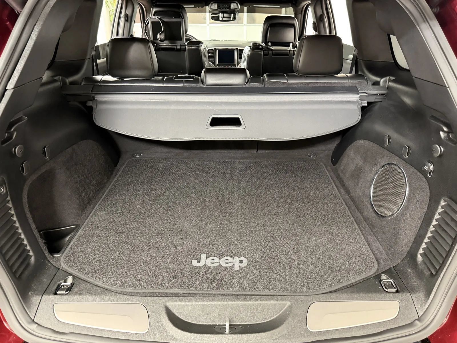 Used 2018 Jeep Grand Cherokee Trackhawk AWD/4WD image 39