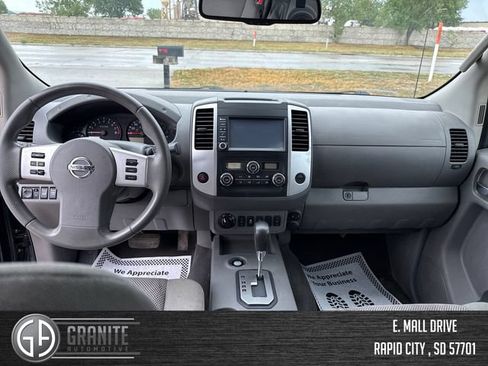 Used 2021 Nissan Frontier SV w/ Midnight Edition Floor Mats AWD/4WD image 12