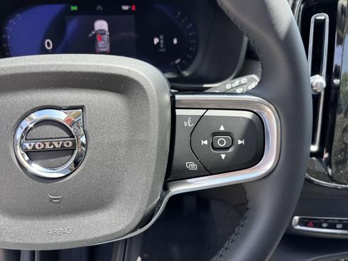 Used 2026 Volvo XC40 B5 Core w/ Protection Package Premier AWD/4WD image 18