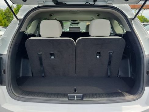 Certified 2025 Kia Sorento S FWD image 8