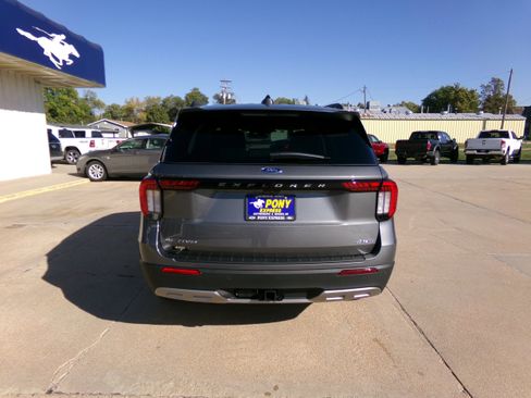 New 2025 Ford Explorer Active image 27