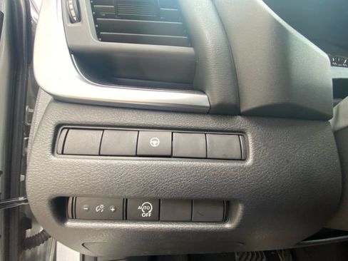 Used 2023 Nissan Rogue SV AWD/4WD image 23