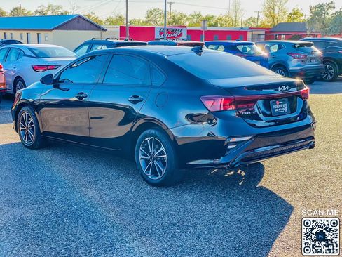 Used 2023 Kia Forte LXS image 6