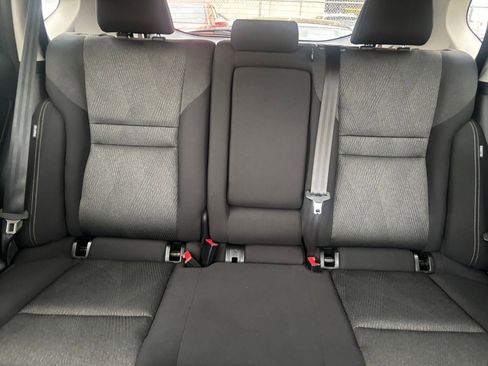 Used 2025 Nissan Rogue SV FWD image 40