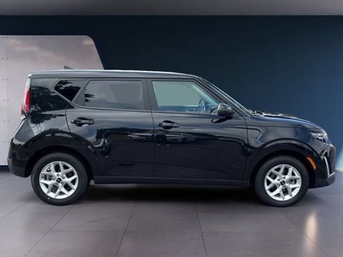 Certified 2025 Kia Soul LX FWD image 6