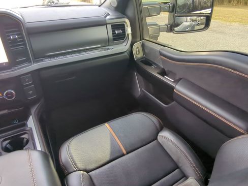 Certified 2024 Ford F450 Platinum w/ FX4 Off-Road Package image 15