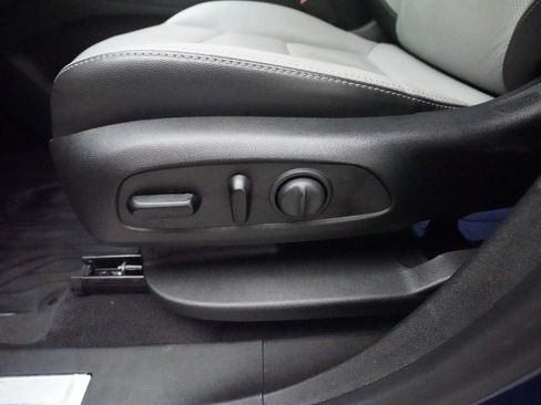Used 2020 Chevrolet Equinox Premier w/ LPO, Floor Liner Package FWD image 28