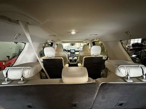 Used 2021 Lincoln Navigator L Reserve w/ Luxury Package image 17