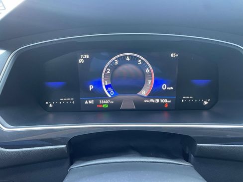 Certified 2024 Volkswagen Tiguan SE R-Line FWD image 27