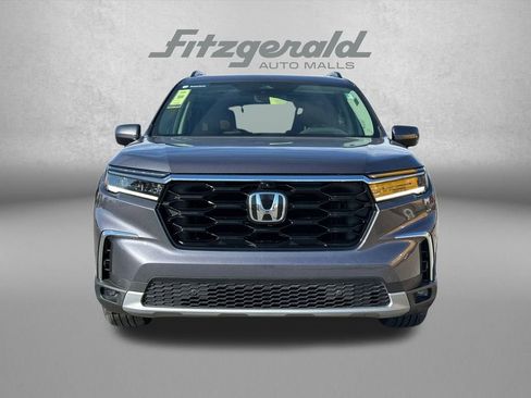 Used 2025 Honda Pilot Elite image 3