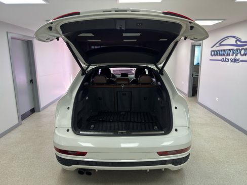 Used 2017 Audi Q3 2.0T Prestige w/ Prestige Package image 37