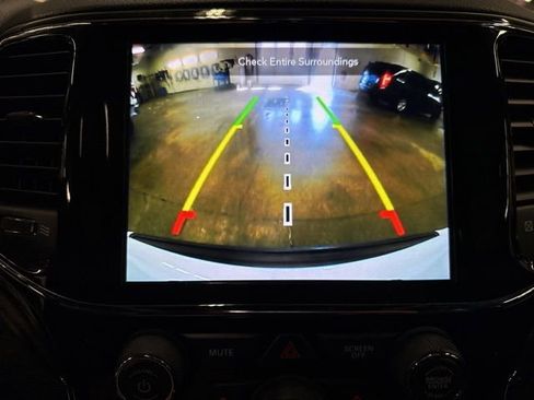 Used 2020 Jeep Grand Cherokee Altitude image 15