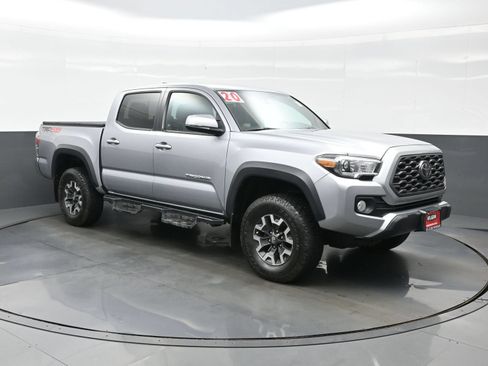 Used 2020 Toyota Tacoma TRD Off-Road AWD/4WD image 8