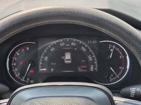Used 2025 Toyota RAV4 XLE FWD image 16