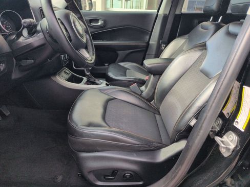 Used 2018 Jeep Compass Latitude w/ Cold Weather Group image 17