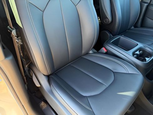 New 2026 Chrysler Pacifica Select w/ S Appearance Package image 14