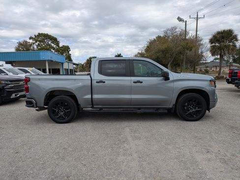 Used 2025 Chevrolet Silverado 1500 Custom image 3