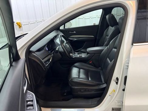 Used 2020 Cadillac XT4 Premium Luxury w/ Cold Weather Package FWD image 31