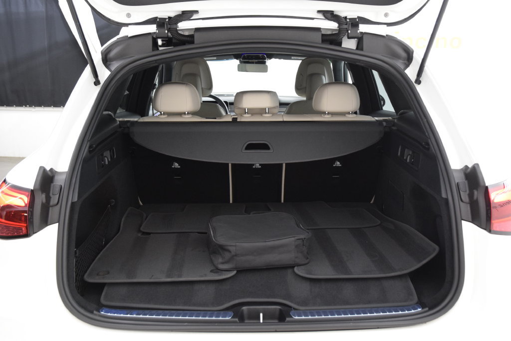 Used 2025 Mercedes-Benz GLC 350e 4MATIC image 30