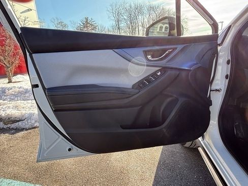 Used 2023 Subaru Crosstrek Hybrid image 9