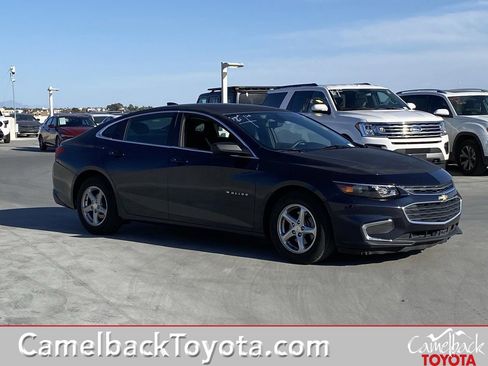 Used 2017 Chevrolet Malibu LS image 1
