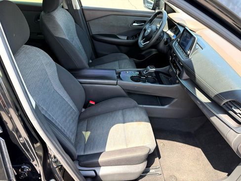 Used 2023 Nissan Rogue SV image 19