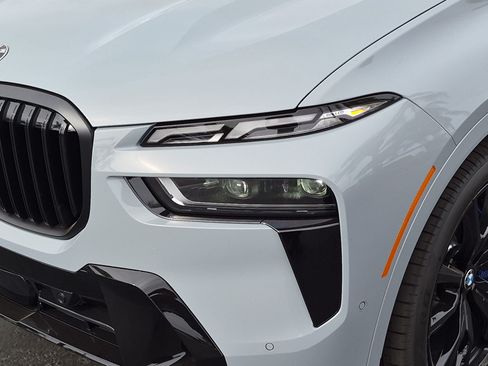 New 2027 BMW X7 xDrive40i w/ M Sport Package AWD/4WD image 6