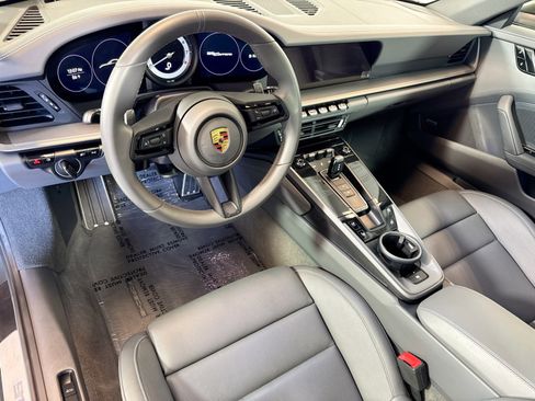 Certified 2021 Porsche 911 Carrera RWD image 4