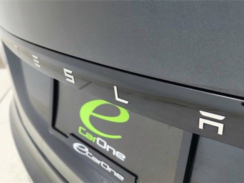 Used 2025 Tesla Model S image 16