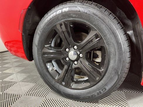 Used 2022 Dodge Charger SXT image 9