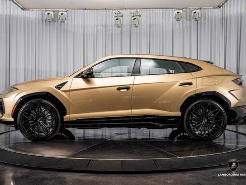 Used 2025 Lamborghini Urus SE image 9