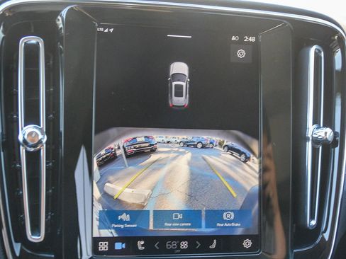 Certified 2025 Volvo XC40 B5 Core w/ Protection Package Premier image 27