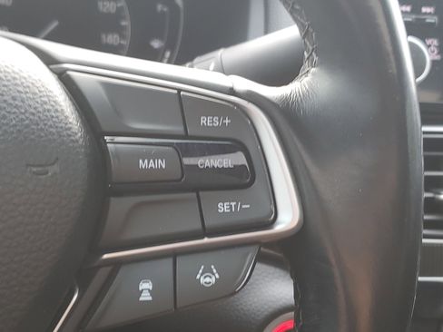 Used 2018 Honda Accord Sport image 14