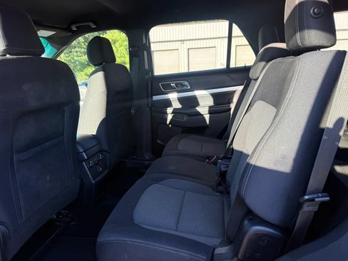 Used 2016 Ford Explorer XLT w/ Equipment Group 201A AWD/4WD image 21